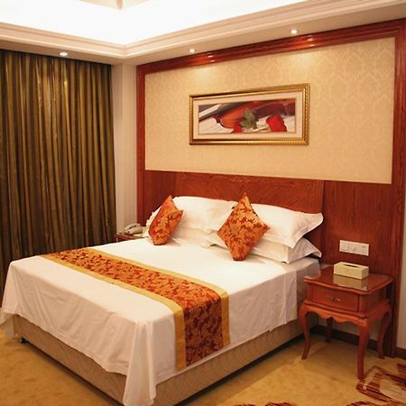 Vienna Classic Hotel Kongtong Avenue Pingliang Exterior photo